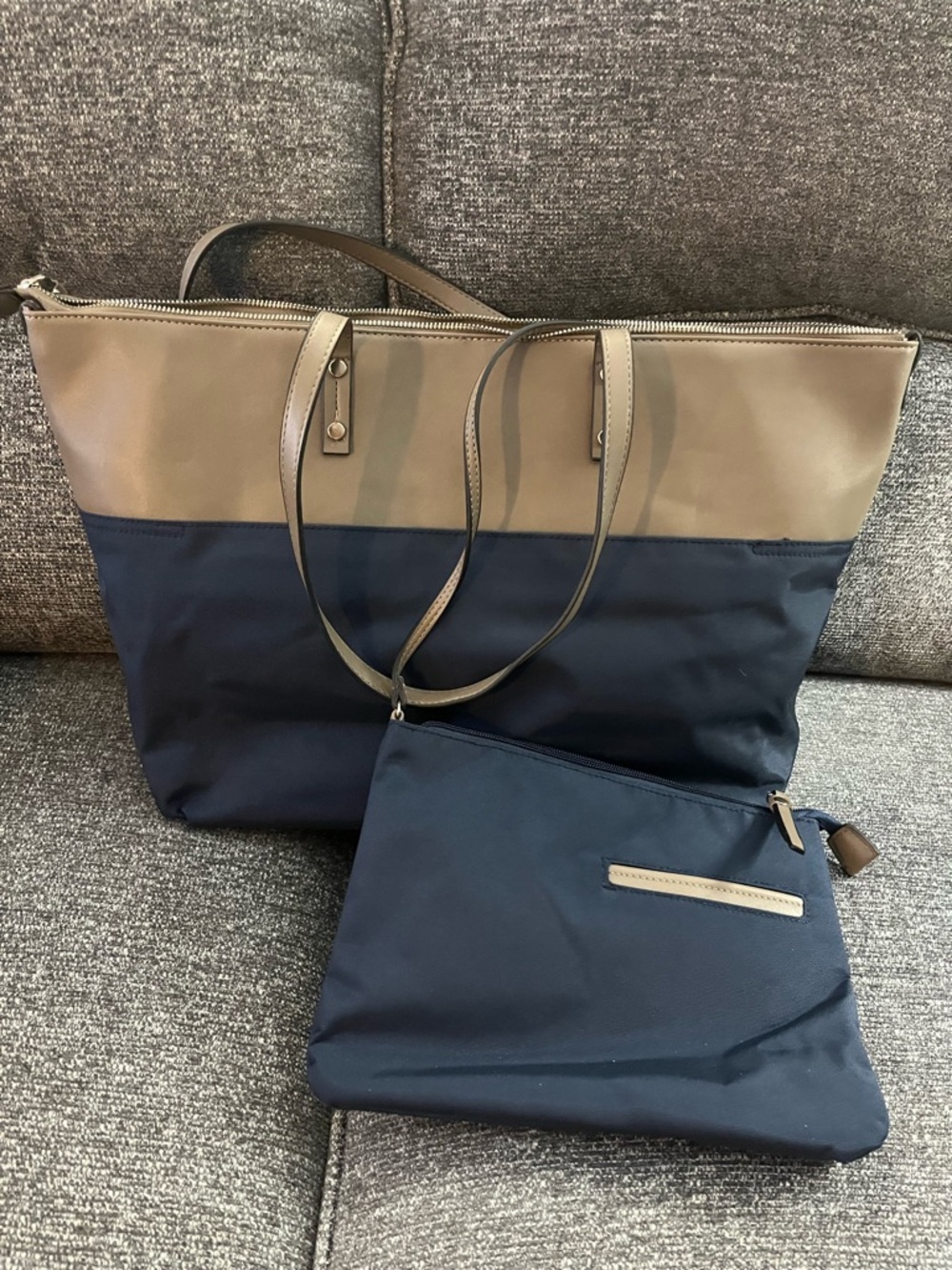 🔥113–Navy and Taupe Two-Tone Tote with Removable Pouch
